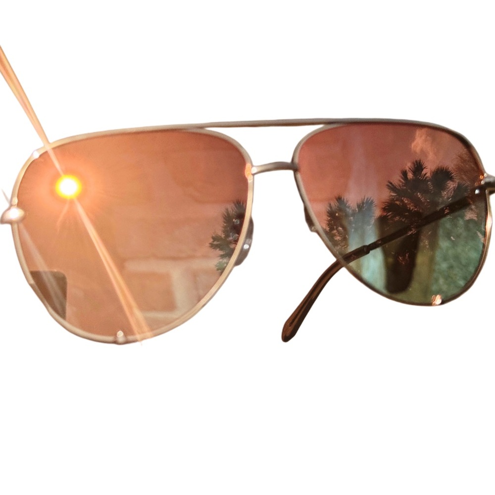 NIB - QUAY Australia, HIGH KEY, Gold Frame/Copper Fade Lens Aviators - Picture 6 of 13